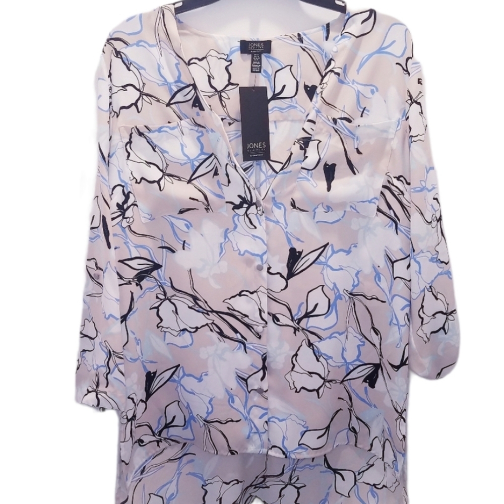 Jones New York Women's Size Medium Blouse Shirt Top Tan Blue Floral Flawed
